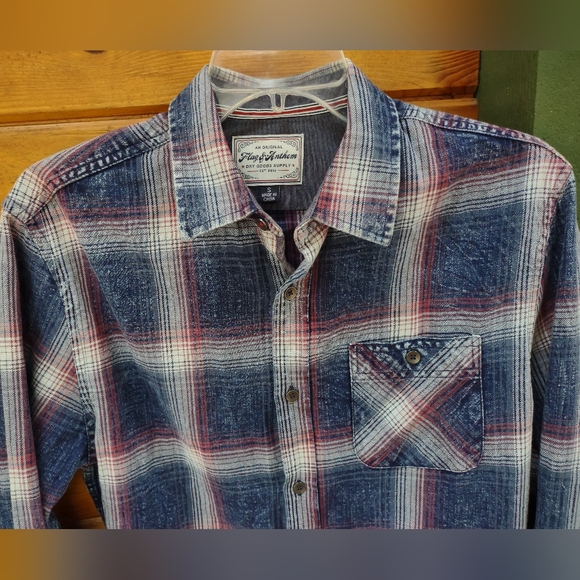 Flag & Anthem Long Sleeve Shirt Button Up Men's Small Blue Gray Berry Plaid USA - Picture 2 of 10